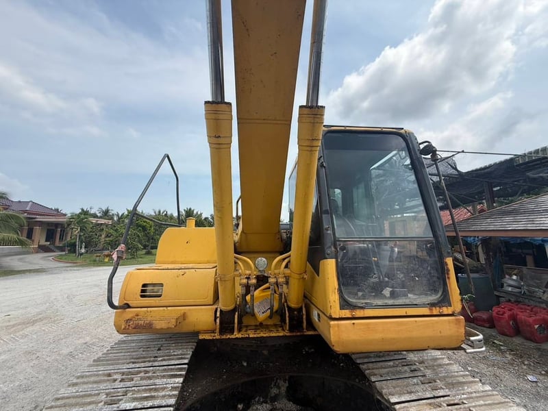 KOMATSU PC200-7 KOMATSU PC200-7