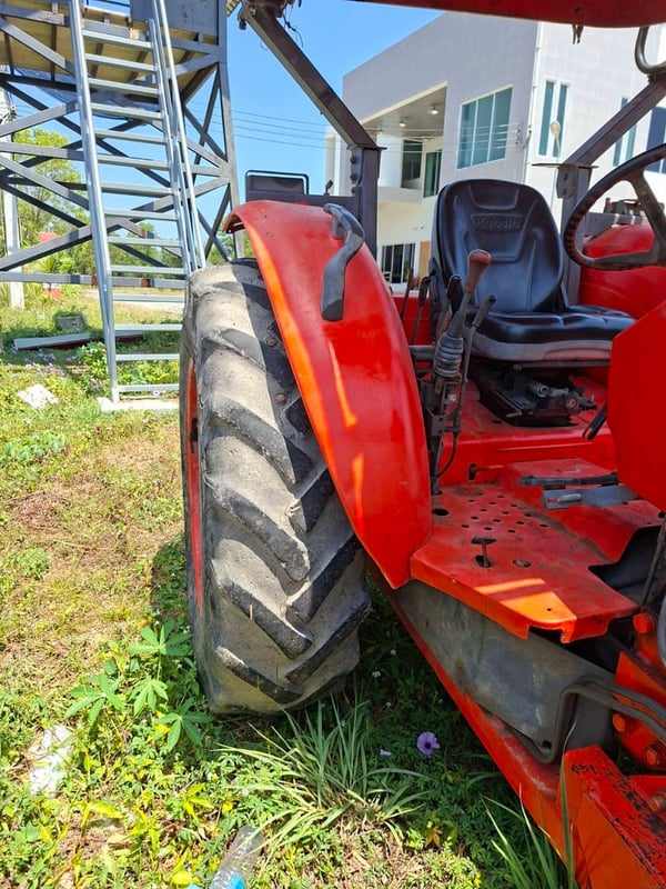 KUBOTA M7040