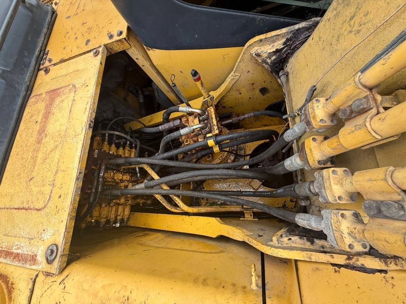 KOMATSU PC200-7 KOMATSU PC200-7