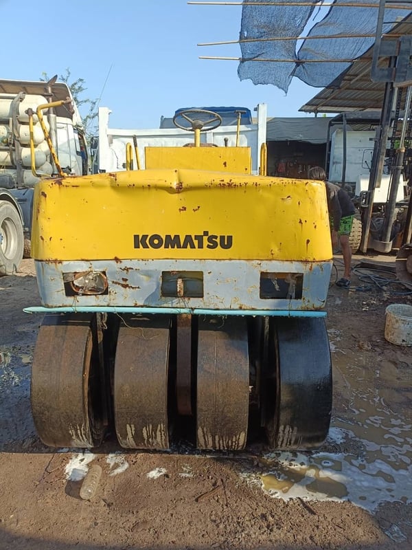 รถบดล้อยาง