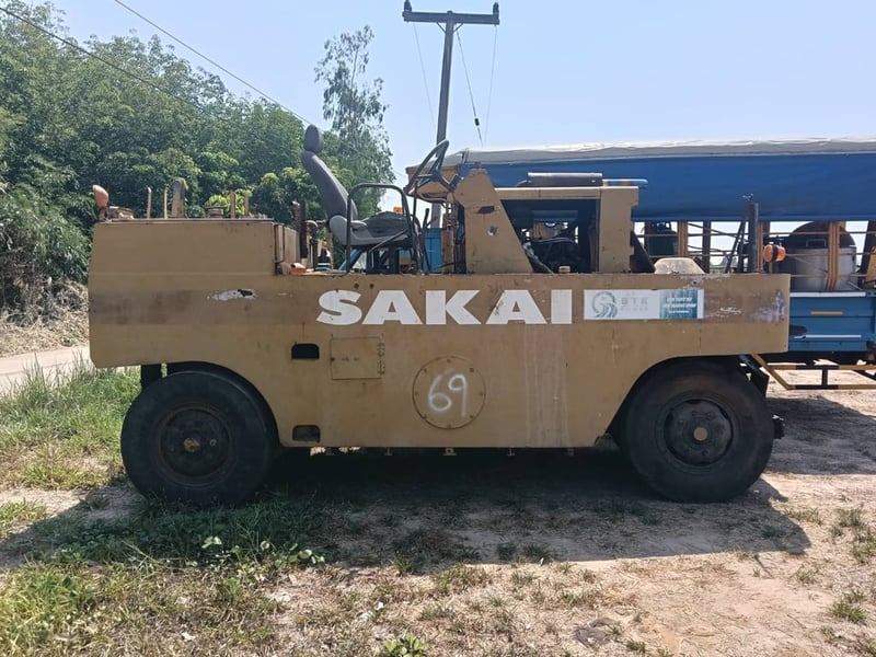 ขายคู่รถปูยางกับรถบดล้อยาง