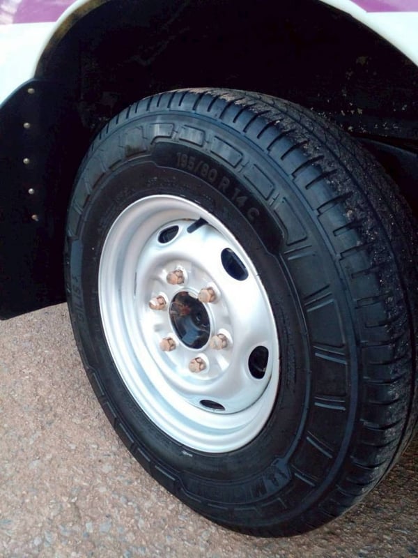 ฟอร์ด4ประตู