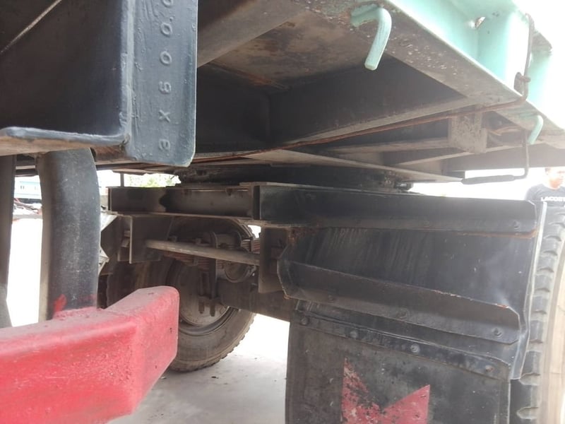 ลูกพ่วงพื้นเรียบพนัส2เพลา