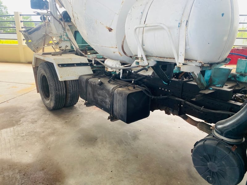 หกล้อโม่ปูนISUZU NPR150แรงม้า