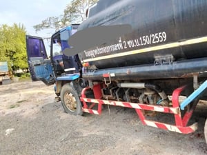 10ล้อบรรทุกน้ำอีซูซุ