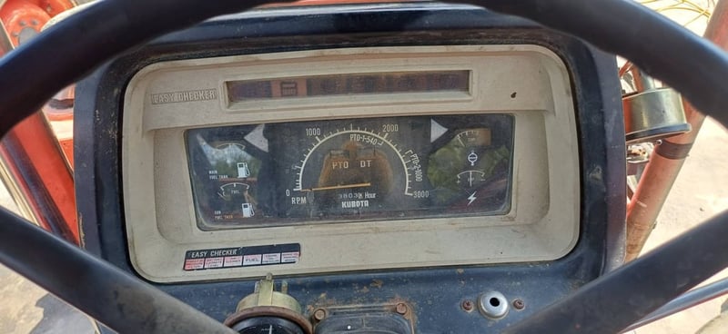 รถไถ KUBOTA M8950