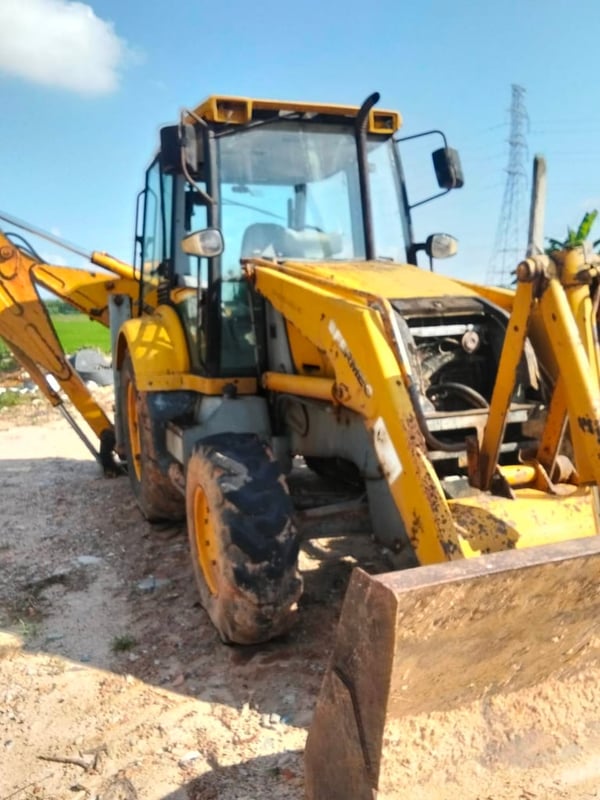 รถตักหน้าขุดหลัง