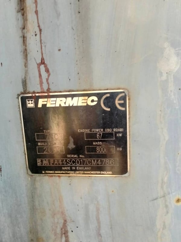 รถตักหน้าขุดหลัง