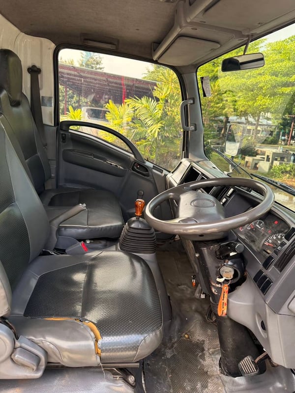 4ล้อตู้แห้งISUZU NLR130แรงม้า