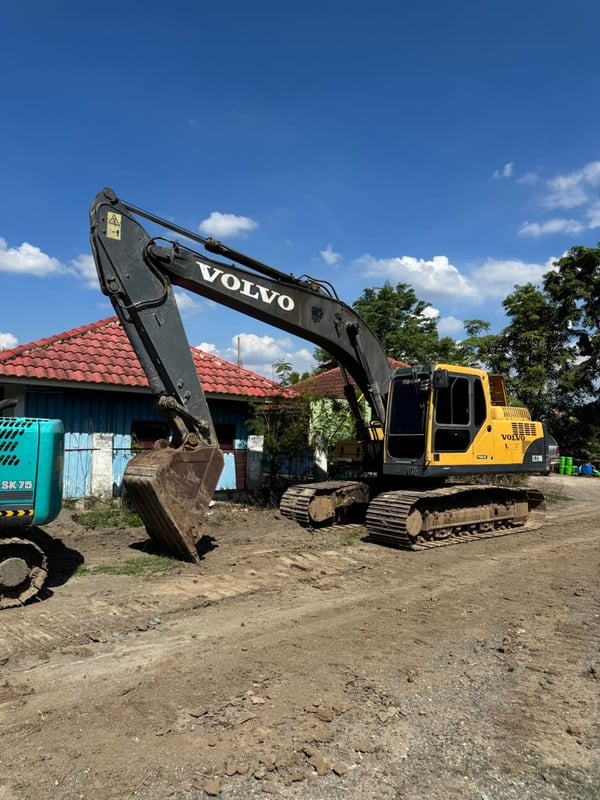 VOLVO EC210B 