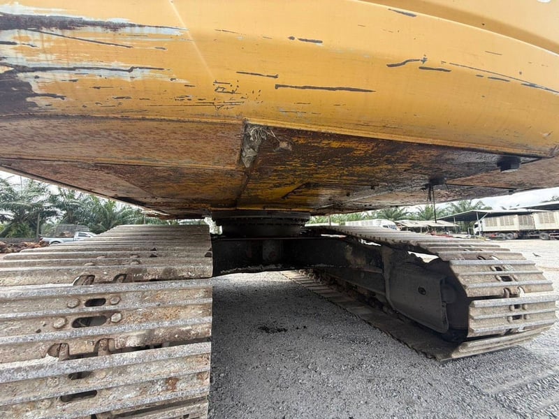 KOMATSU PC200-7 KOMATSU PC200-7