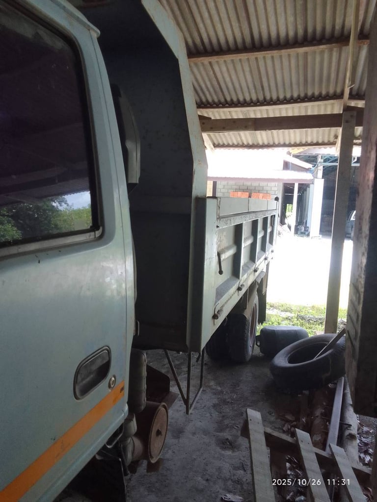 หกล้อดั้มพ์ISUZU NPR120แรงม้า หกล้อดั้มพ์ISUZU NPR120แรงม้า