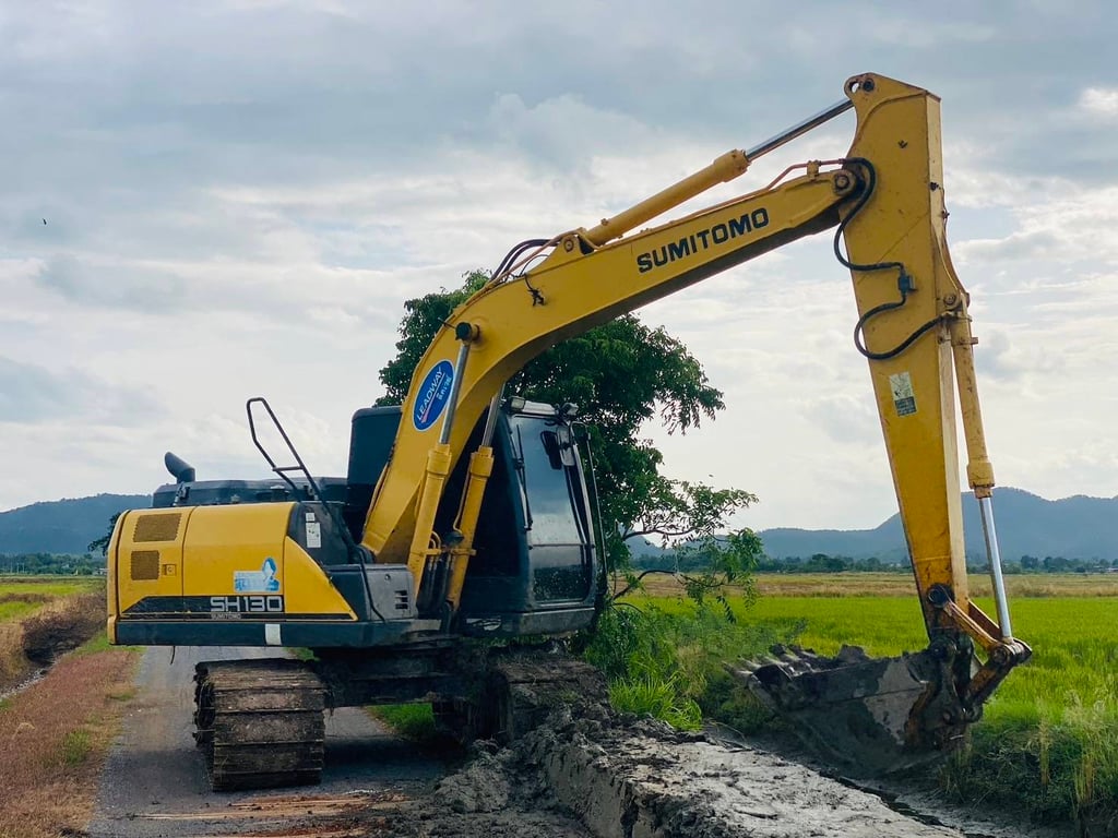 SUMITOMO SH130 SUMITOMO SH130