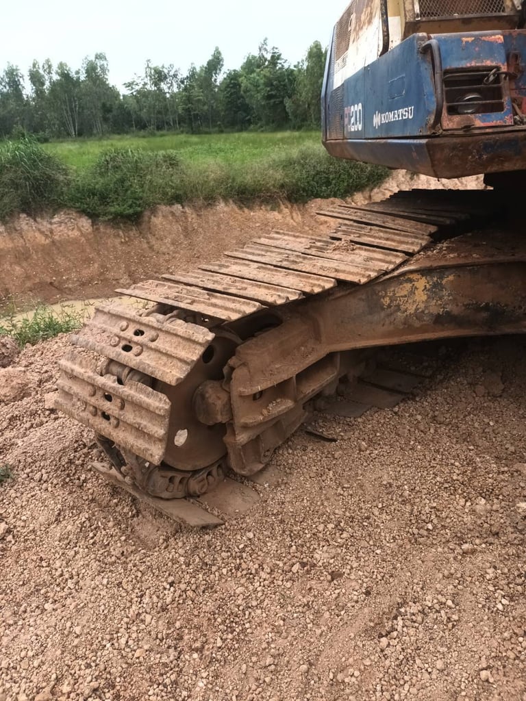 KOMATSU PC200-5