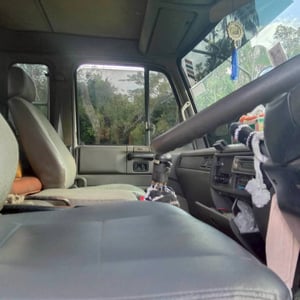 10ล้อดั้มพ์นิสสัน260แรงม้า 10ล้อดั้มพ์นิสสัน260แรงม้า