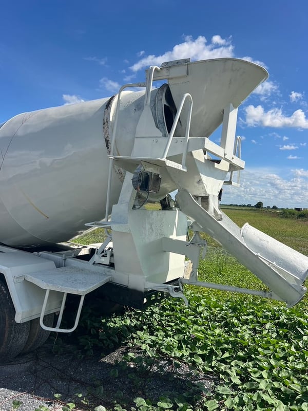 หกล้อโม่ปูนฮีโน่2.5คิว หกล้อโม่ปูนฮีโน่2.5คิว