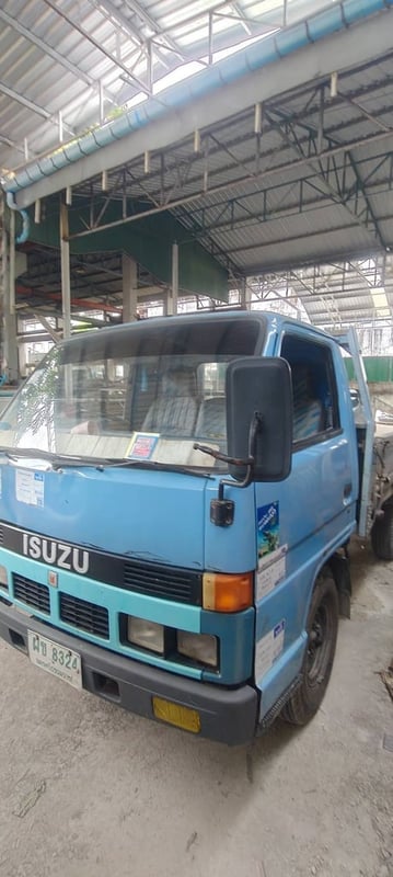 4ล้อกลางอีซูซุเครื่อง2771ซีซี