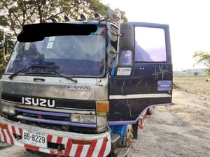 10ล้อบรรทุกน้ำอีซูซุ