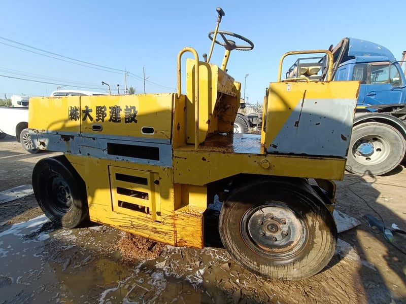 รถบดล้อยาง