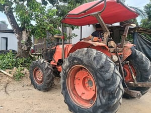 KUBOTA M7040