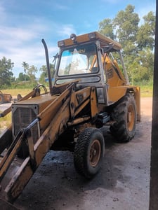 รถตักหน้าขุดหลัง รถตักหน้าขุดหลัง