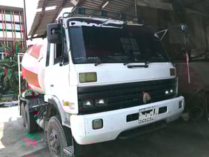 10ล้อโม่ปูน