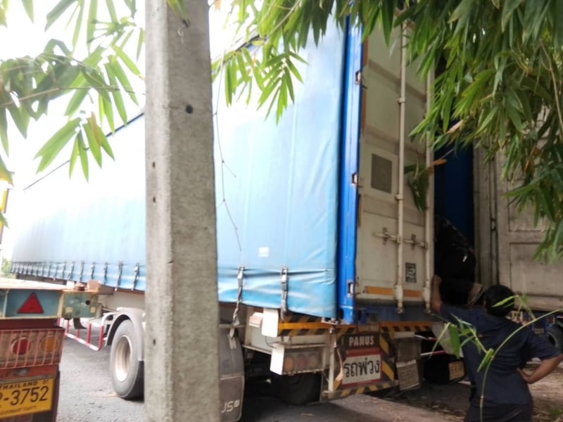 หางตู้ผ้าใบแยกกับแชชซีขนาด45ฟุต