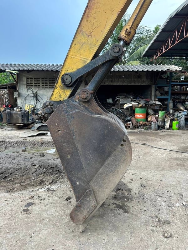 KOMATSU PC200-5 KOMATSU PC200-5