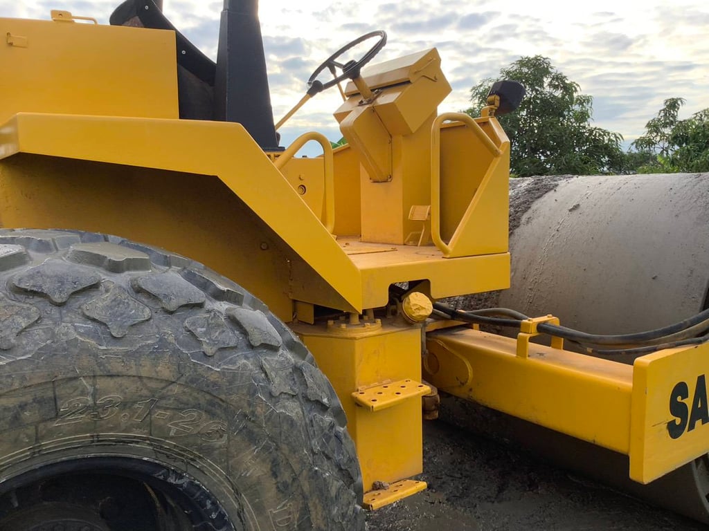 รถบดซาไก รถบดซาไก