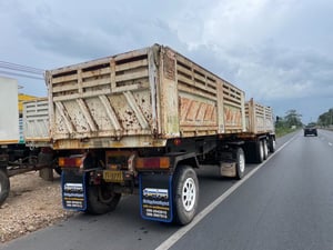 FUSO FN รถบรรทุก 10ล้อ พ่วงแม่ลูก ปี2011 เลขไมล์น้อยกว่า 500,000 กม.