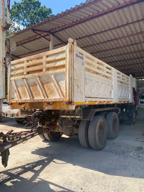 FUSO FN รถบรรทุก 10ล้อ พ่วงแม่ลูก ปี2011 เลขไมล์น้อยกว่า 500,000 กม.