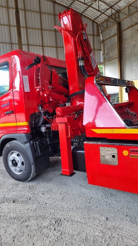 ขายรถบรรทุก 6 ล้อ พร้อมเครน 3 ตัน  ไกรสร   0863516797  