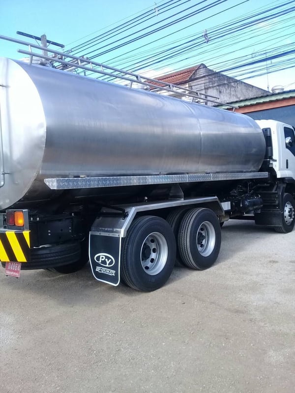 รถบรรทุกน้ำนมดิบ 18,000 ลิตร  ไกรสร 086-3516797