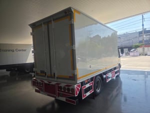 ฟรีดาวน์ รถบรรทุกตู้แห้ง EURO 5 ไกรสร 091-7838676  , 086-3516797