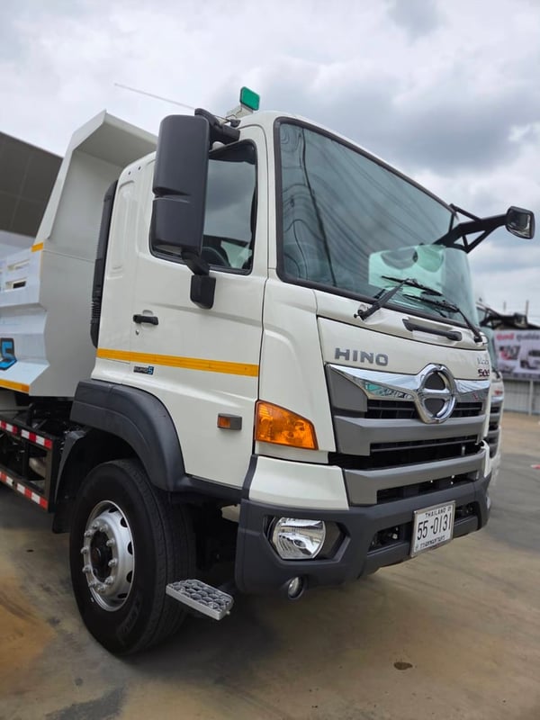 รถดั๊ม 2 เพลา ไกรสร 086-3516797 รุ่นใหม่ EURO 5 ดาวน์ต่ำ รับรถได้ทันที 350 แรงม้า