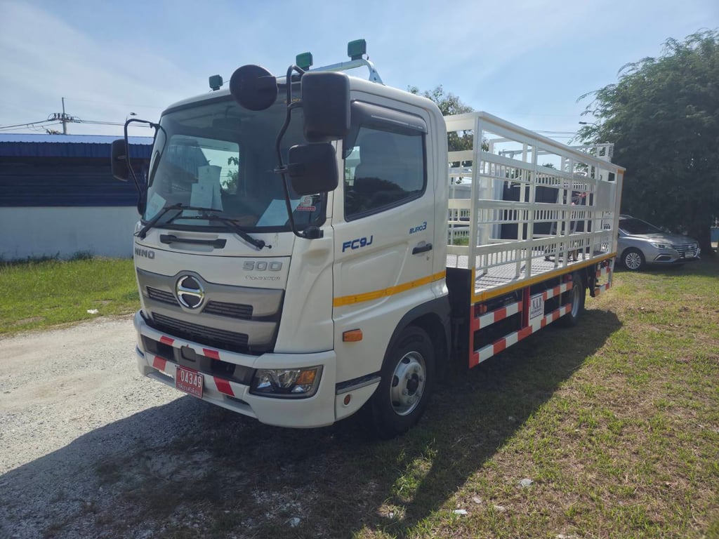 ขายด่วน รถบรรทุก ลิฟย์ท้าย ฟรีดาวน์ ไกรสร 091-7838676 , 086-3516797