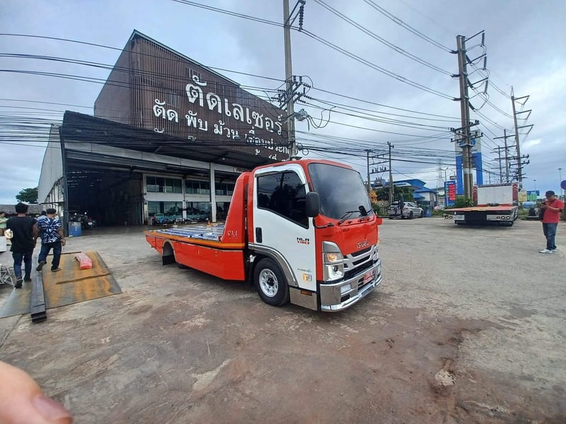 รถสไลด์ ขนาดเล็ก บรรทุก 3 ตัน ขายดาวน์35,000 ติดจ่อ  ไกรสร 086-3516797