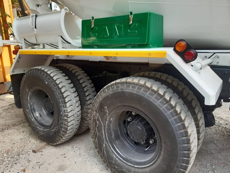 ขายดาวน์ 79,000 รถโม่ปูน  ขนาด 6 คิว ขายด่วน ไกรสร 086-3516797