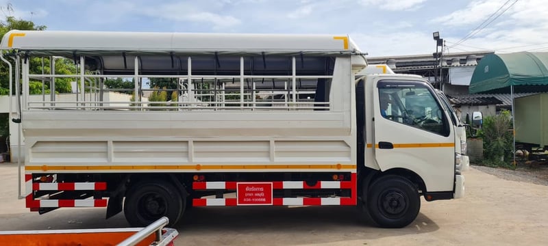 HINO XZU 150แรงม้า รถบรรทุก 6ล้อ สองแถว ปี2025 ไกรสร  086-3516797