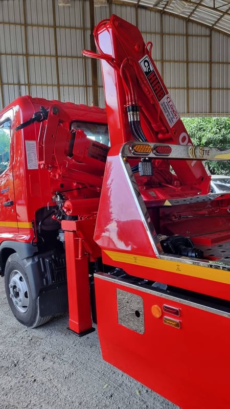 ขายรถบรรทุก 6 ล้อ พร้อมเครน 3 ตัน  ไกรสร   0863516797  