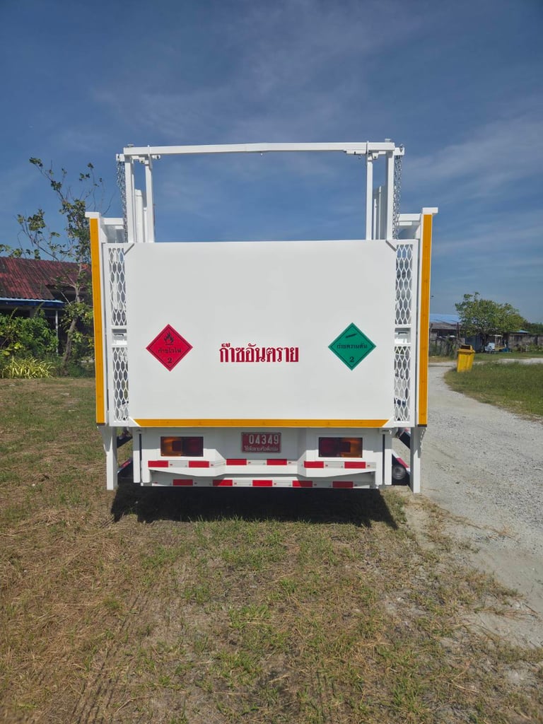 ขายด่วน รถบรรทุก ลิฟย์ท้าย ฟรีดาวน์ ไกรสร 091-7838676 , 086-3516797