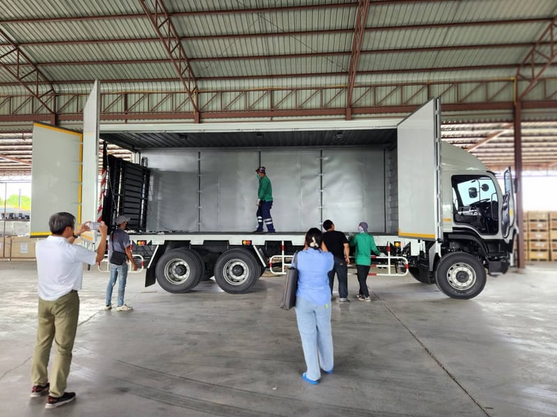 ดาวน์ 15,000 รถพร้อม ตู้ แห้ง 10 บาน ใช้งานได้ทันที ไกรสร 086-3516797 ดาวน์ 15,000 รถพร้อม ตู้ แห้ง 10 บาน ใช้งานได้ทันที ไกรสร 086-3516797