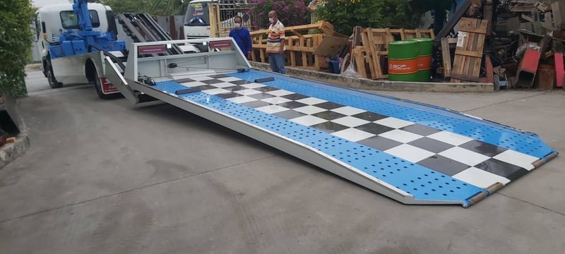 ดาวน์   70,000  ไกรสร 086-3516797