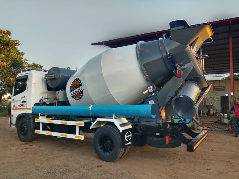 รถโม่ปูน 6 ล้อ ขนาด 4.5คิว  ไกรสร  086-3516797 พร้อมส่งมอบ   