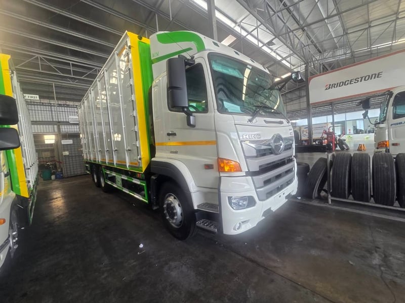 ฟรีดาวน์  0%  รถบรรทุกตู้แห้ง 10 บาน รับรถได้ทันที ไกรสร 086-3516797