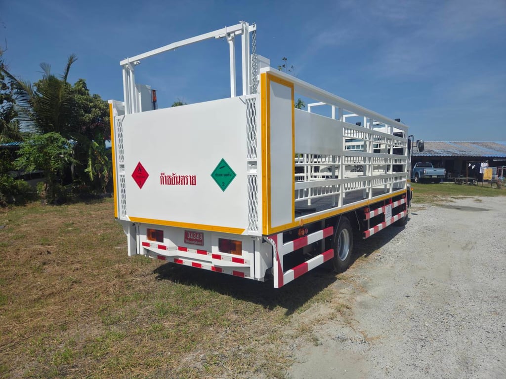 ขายด่วน รถบรรทุก ลิฟย์ท้าย ฟรีดาวน์ ไกรสร 091-7838676 , 086-3516797