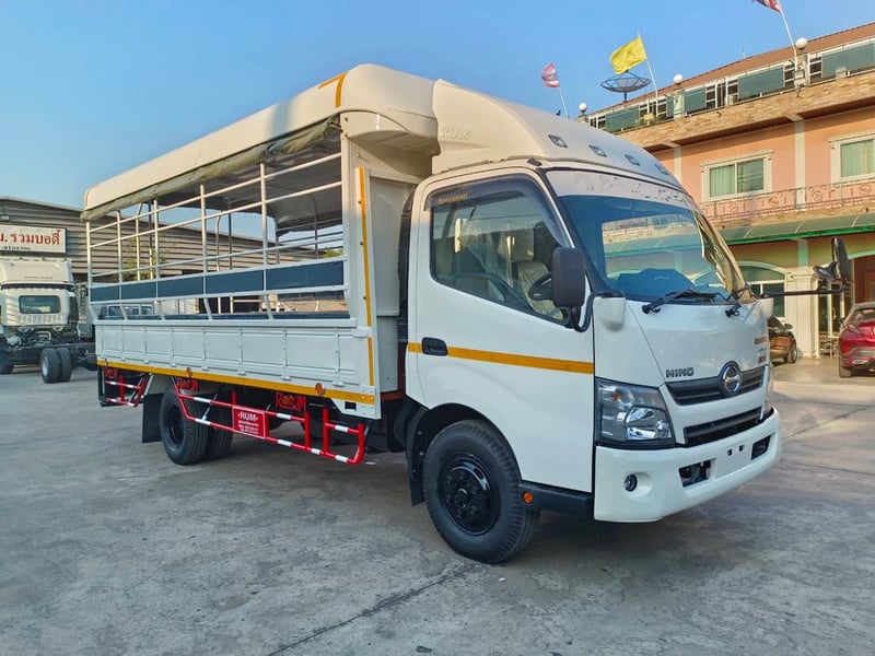 HINO XZU 150แรงม้า รถบรรทุก 6ล้อ สองแถว ปี2025 ไกรสร  086-3516797