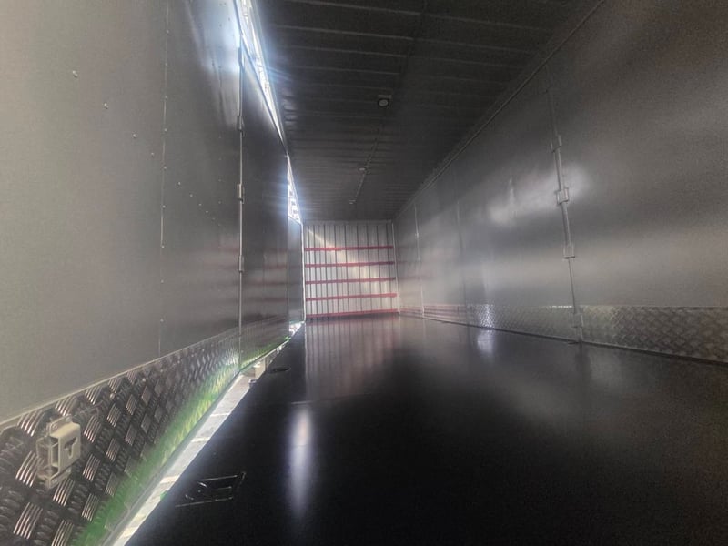 ฟรีดาวน์  0%  รถบรรทุกตู้แห้ง 10 บาน รับรถได้ทันที ไกรสร 086-3516797