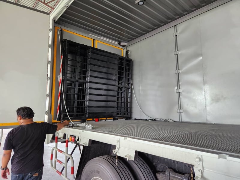 ดาวน์ 15,000 รถพร้อม ตู้ แห้ง 10 บาน ใช้งานได้ทันที ไกรสร 086-3516797 ดาวน์ 15,000 รถพร้อม ตู้ แห้ง 10 บาน ใช้งานได้ทันที ไกรสร 086-3516797