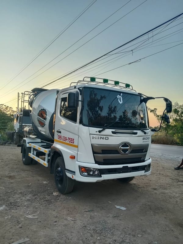 รถโม่ปูน 6 ล้อ ขนาด 4.5คิว  ไกรสร  086-3516797 พร้อมส่งมอบ   